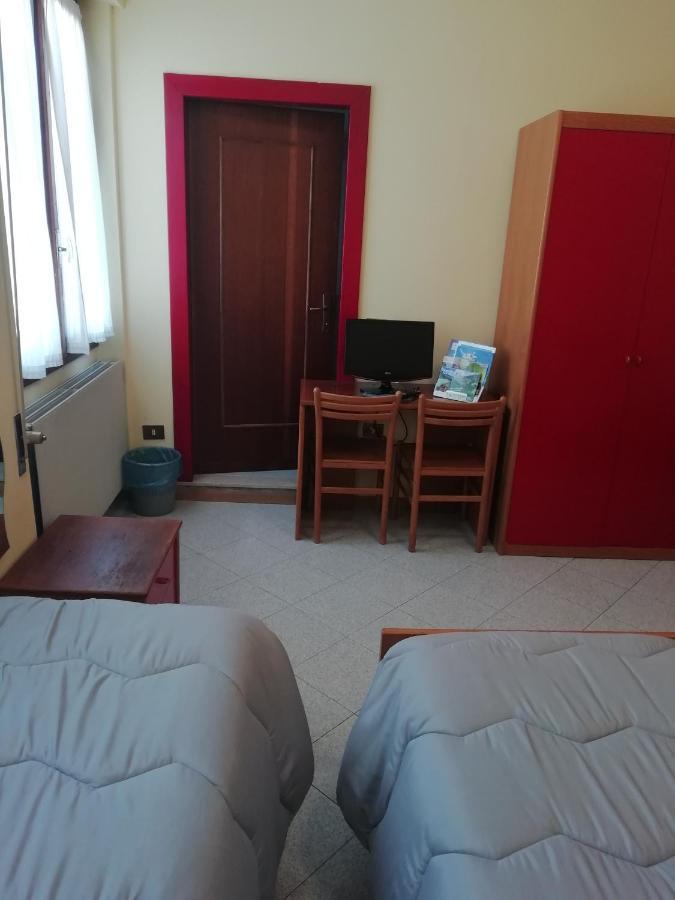 Hotel Rezia Valtellina มอร์เบญโญ ภายนอก รูปภาพ